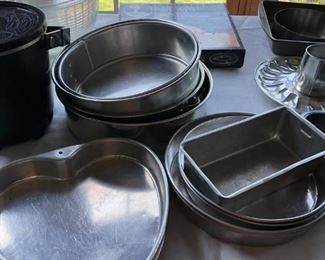 BAKING PANS