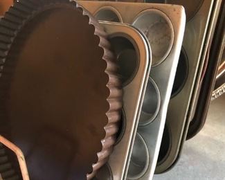 BAKING PANS