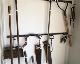 YARD TOOLS & SLEDGE HAMMERS