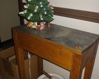 Yes, one ceramic tree