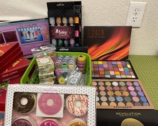 New Revolution, Glamlite palettes, body glitter