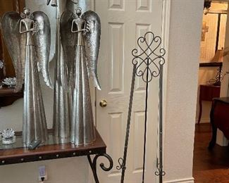 Wonderful metal angels, metal easel 