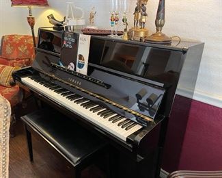 Yamaha Satin Ebony upright Piano, just beautiful!