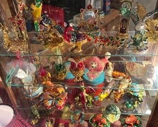 A closer look at the trinket boxes