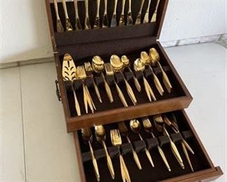 Lot 1
Florentine Gold Tone Flatware Set