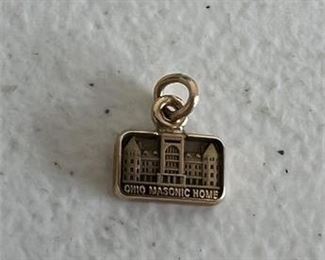 Lot 14
10k Ohio Masonic home charm