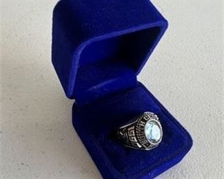 Lot 39
1990 south central blue stone class ring