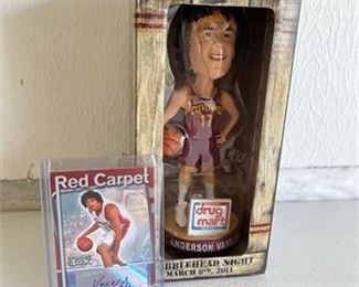 Lot 93
Cleveland Cavaliers Anderson Verajao Bobble Head and Auto Card