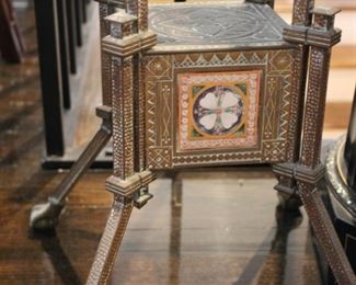 Aesthetic pedestal with Minton tiles