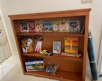 Solid wood bookshelf, children's 45 records