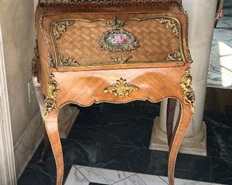 Very fine Louis XVI Hand Painted Ladies Writing Desk appraisal $25,000
Signed by Giroux Alphonse RARE