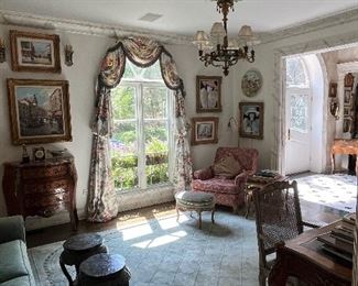 Elegant parlor 