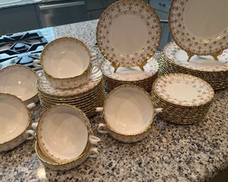 RARE ANTIQUE SPODE! Large dinner service.