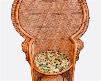 Gorgeous genuine vintage woven Peacock Cobra Fanback Chair