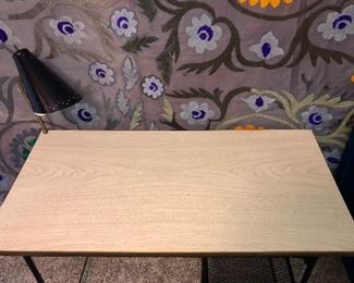 Detail pic, Loroman desk top 