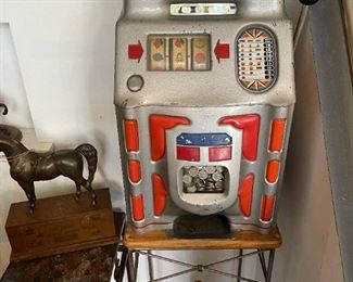 1940's OD JENNINGS Club Chief Nickel Slot Machine