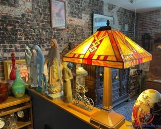 Tiffany Style-Stained Glass Lamp