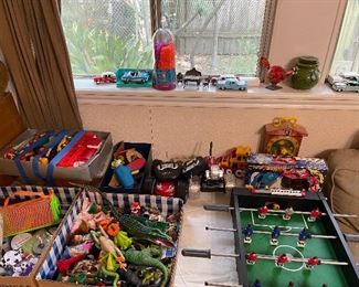 toys