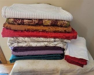 Tablecloths, Placemats, and Napkins