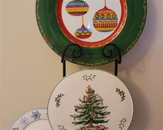 Metal Plate Rack and (3) Christmas Plates