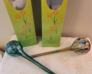 (2) The Plant Bulbs NIB