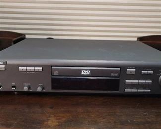 GE Digital DVD Player (powers on)