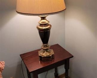 End Table 20x14x25 and Brass 3-Way Lamp (works)
