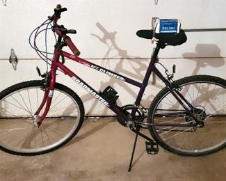 Ladies Roadmaster Ten Speed Mountain Climber Bicycle With 26" Wheels Includes Extra Tire Innertube