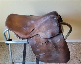 Brown Close Contact Saddle, The Tackeria