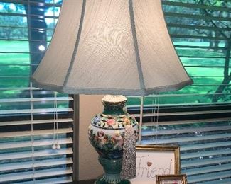 Table lamp