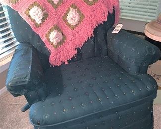 Beautiful 3-D floral afghan 