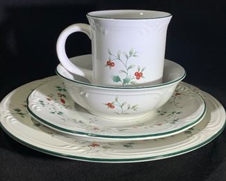 Pfaltzgraff Winterberry- large set