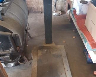 Fairbanks platform scale 1000 lbs