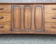 Mid century modern Broyhill chest dresser