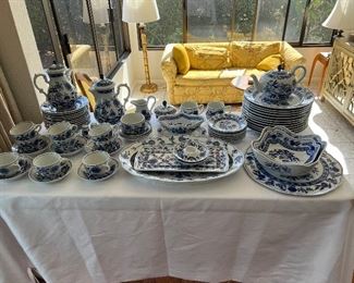 Large Onion pattern china set