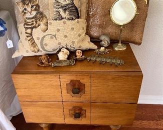 Vintahe American of Martinville w matching chest of drawers