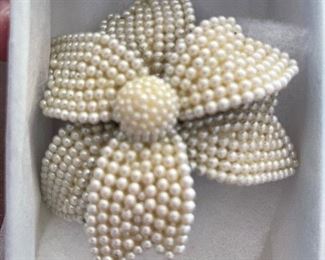 Pearl Pin - Takashimaya