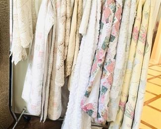 Quilts / Lace tablelcoths