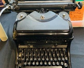 Remington Manual Typewriter