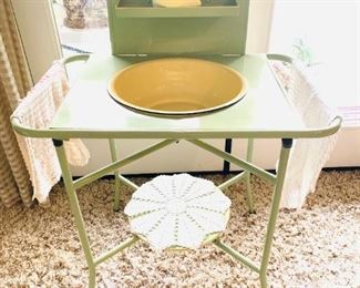 Vintage Metal Wash Stand