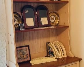 Display / China / Bookcase