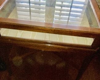 $100 - Curio Table