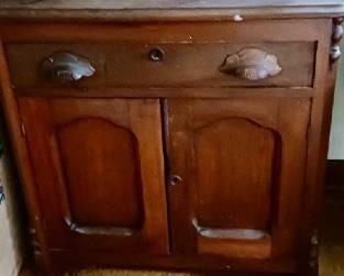 $100 - Wash stand with carved handles from Yazoo County 