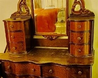 $75 - Turn of the Century oak Princess Dresser 