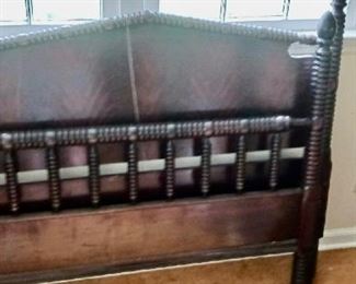 $100 -Flame Mahogany spool Full size bed 