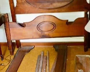 $200 - Full size Renaissance Revival bed 
