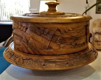 Vintage wooden cake turntable