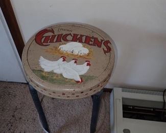 CHICKEN METAL BENCH