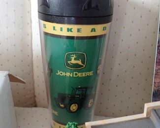 JOHN DEERE MUG