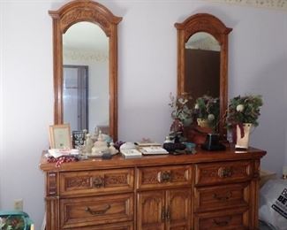 OAK DRESSER